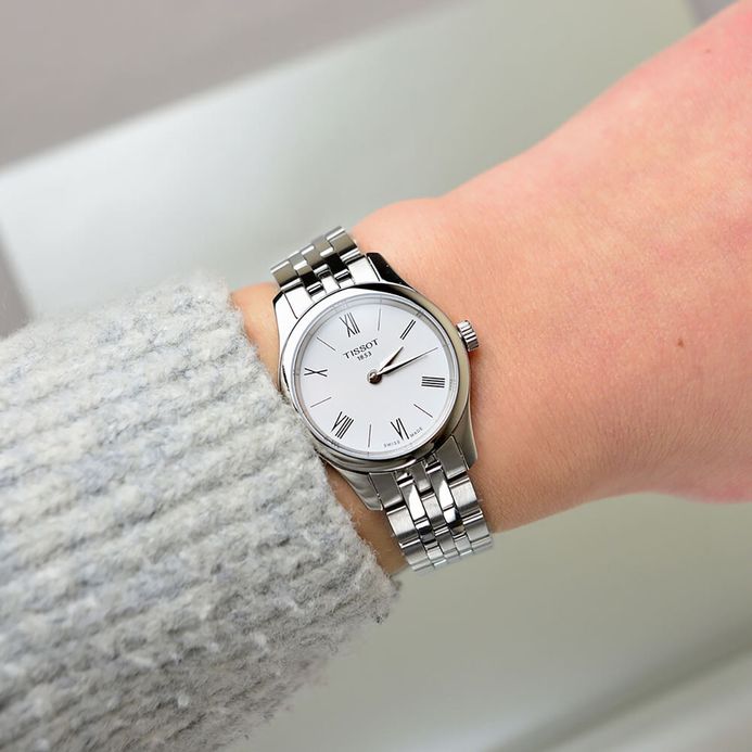 Jam Tissot T-Classic Thin Tradition T063.009.11.018.00: Elegan dan Presisi
